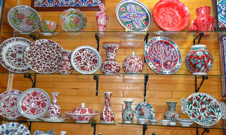 L'art de la Poterie et le Céramique Traditionnel d' Iznik et Kütahya