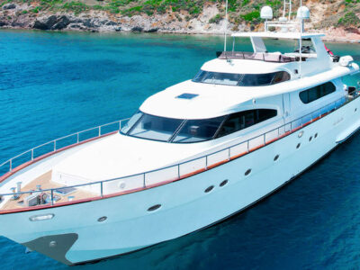 Yacht à Moteur à Louer à Bodrum